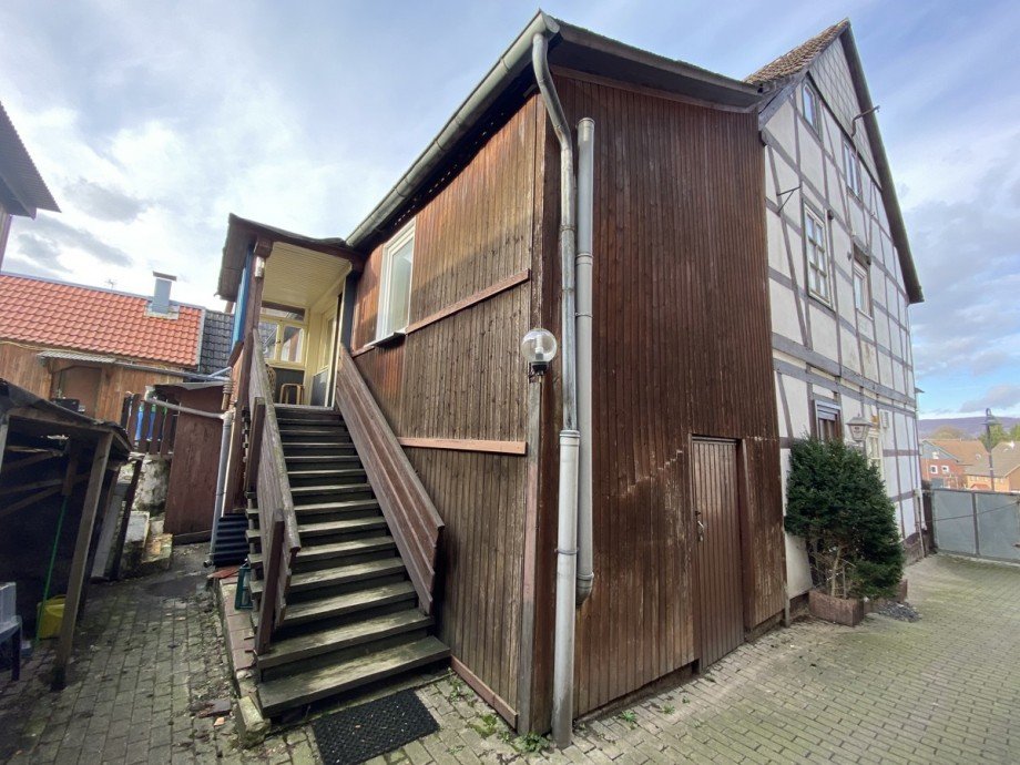 06 Seitenansicht Zweifamilienhaus Eschershausen