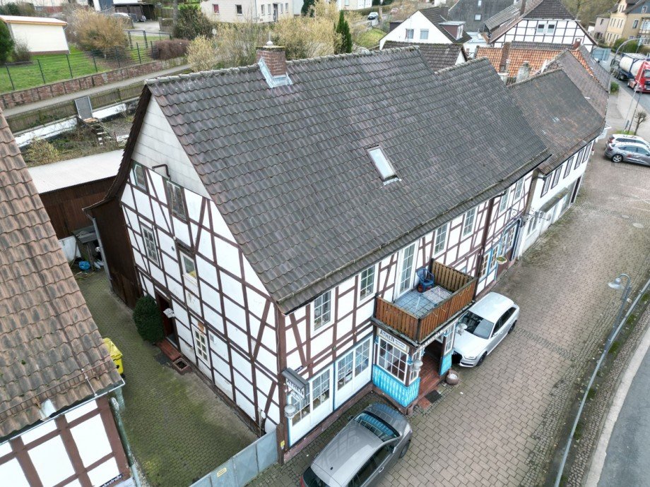 01 Frontansicht Zweifamilienhaus Eschershausen